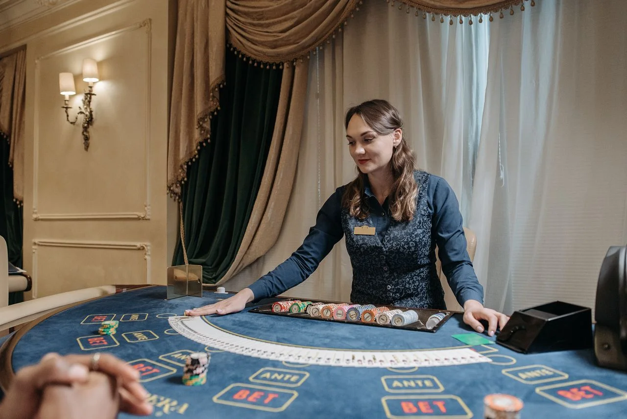 mm999 — Nền tảng trò chơi bàn chính thức: Casino, Baccarat và Roulette trực tuyến